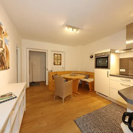 豪斯伊利斯酒店 福森