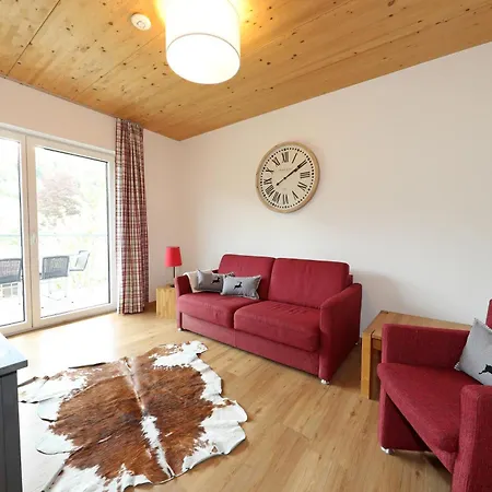 豪斯伊利斯酒店 *